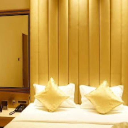 Red Orchid Hotel Kanpur Esterno foto