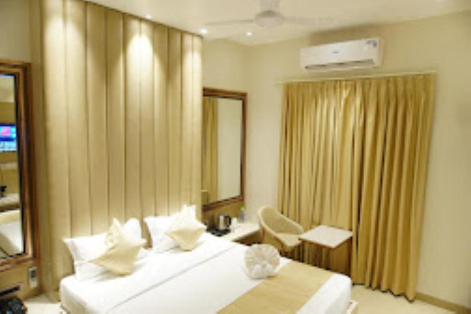 Red Orchid Hotel Kanpur Esterno foto